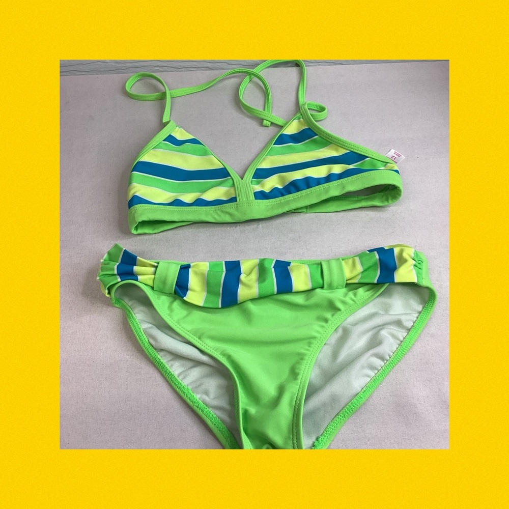 Green Striped Kids Swim Set. 9